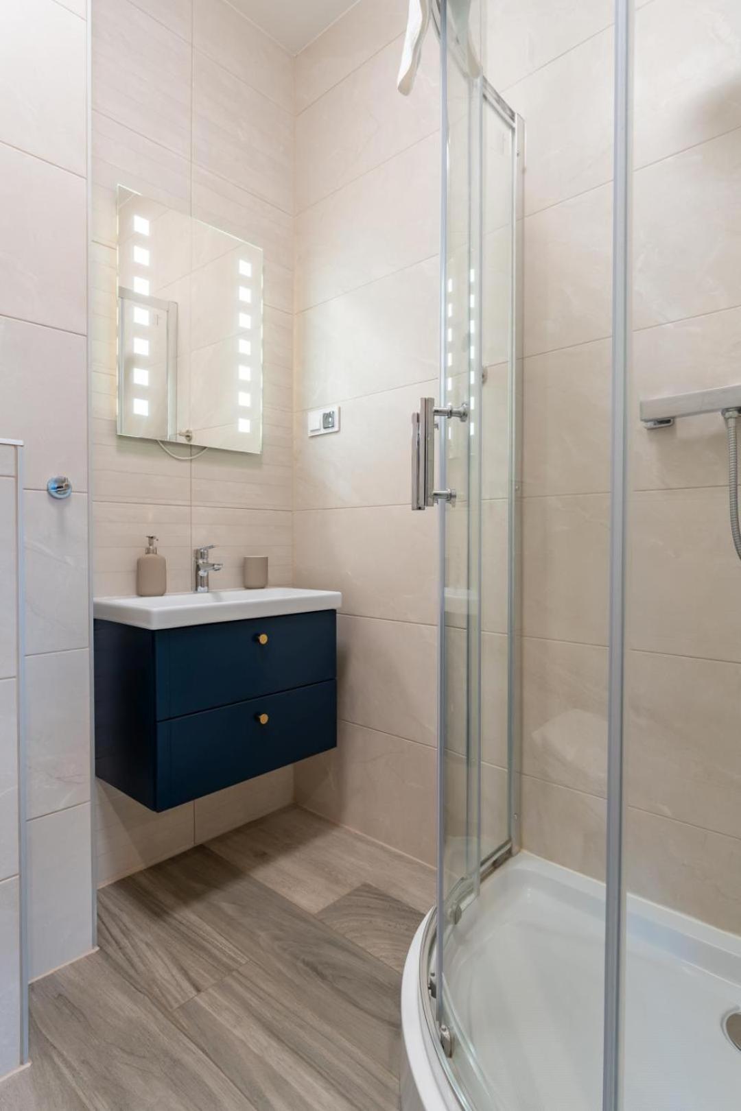 Apartament Smile - Z Prywatnym Monitorowanym Parkingiem By Spaceapart Jelenia Gora Bagian luar foto