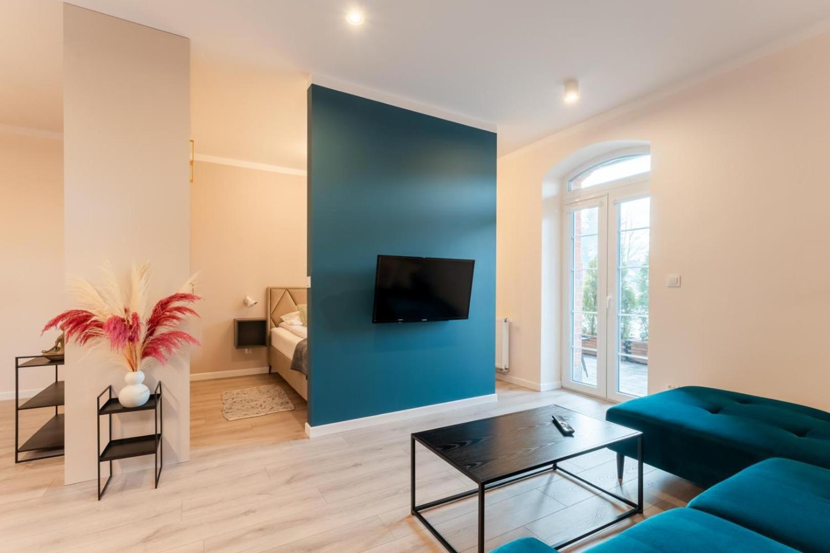 Apartament Smile - Z Prywatnym Monitorowanym Parkingiem By Spaceapart Jelenia Gora Bagian luar foto