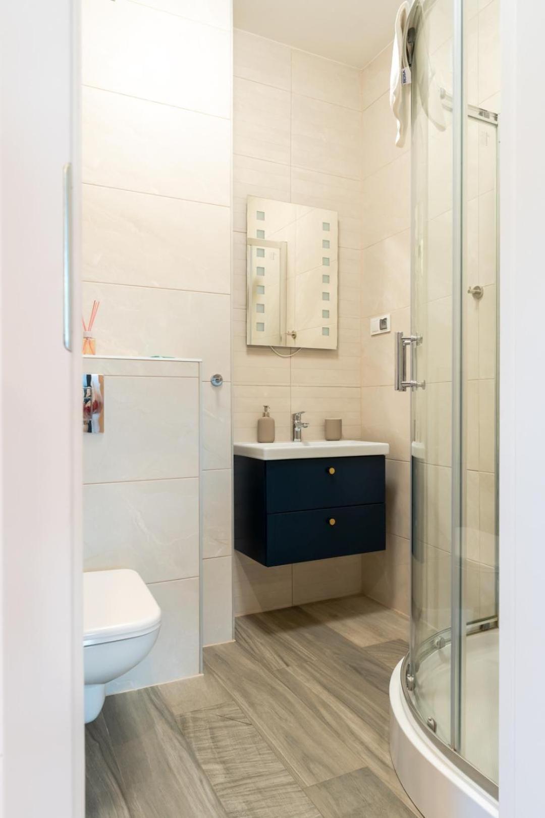 Apartament Smile - Z Prywatnym Monitorowanym Parkingiem By Spaceapart Jelenia Gora Bagian luar foto