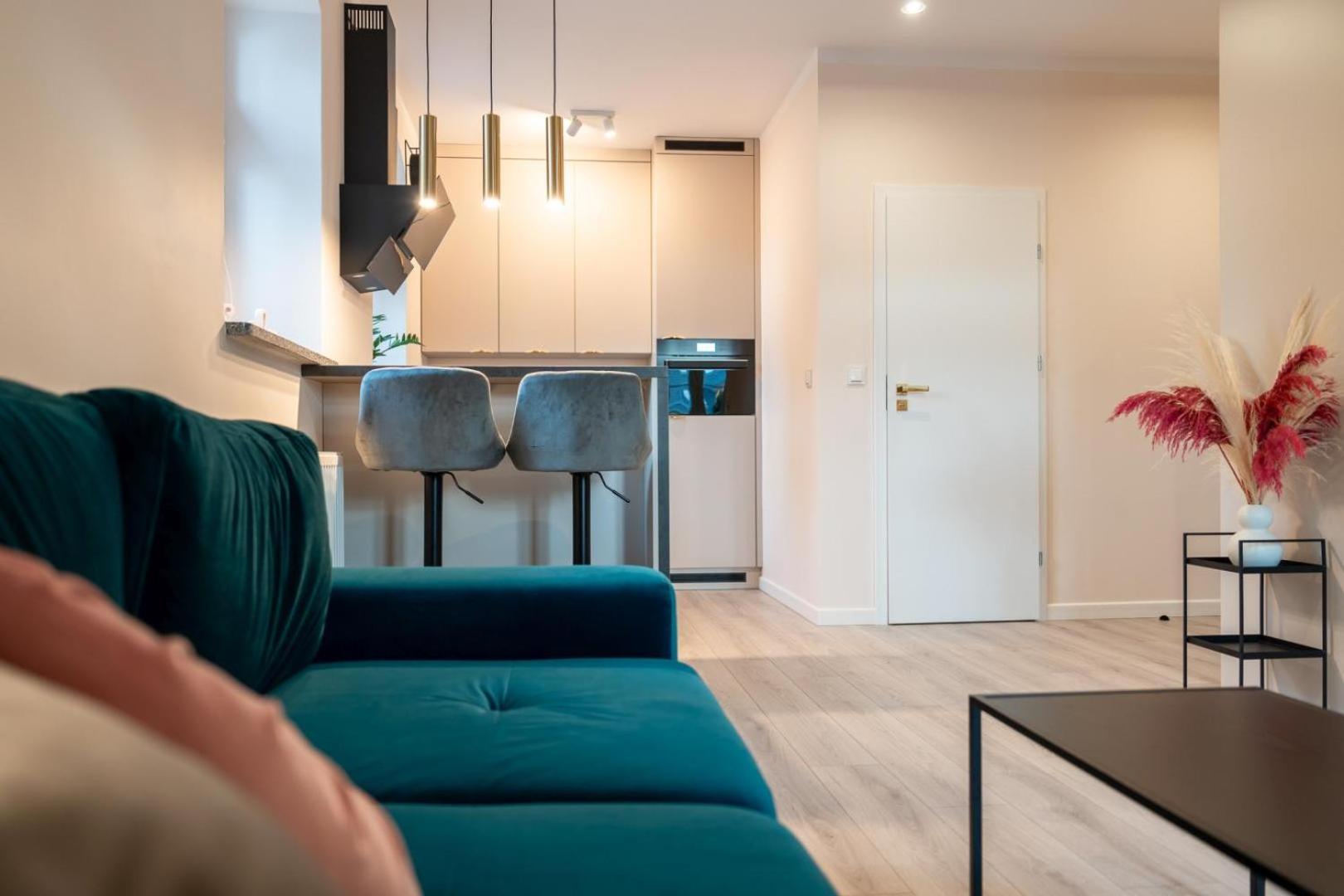 Apartament Smile - Z Prywatnym Monitorowanym Parkingiem By Spaceapart Jelenia Gora Bagian luar foto