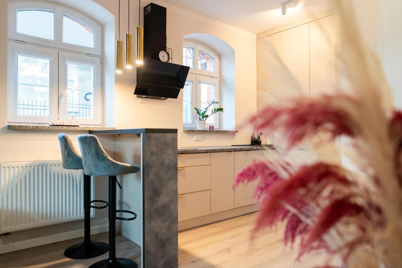 Apartament Smile - Z Prywatnym Monitorowanym Parkingiem By Spaceapart Jelenia Gora Bagian luar foto