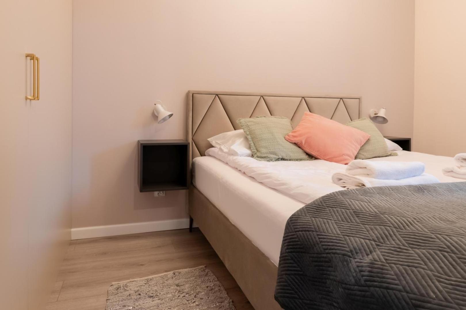 Apartament Smile - Z Prywatnym Monitorowanym Parkingiem By Spaceapart Jelenia Gora Bagian luar foto