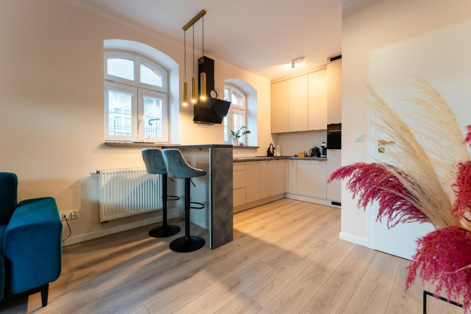 Apartament Smile - Z Prywatnym Monitorowanym Parkingiem By Spaceapart Jelenia Gora Bagian luar foto